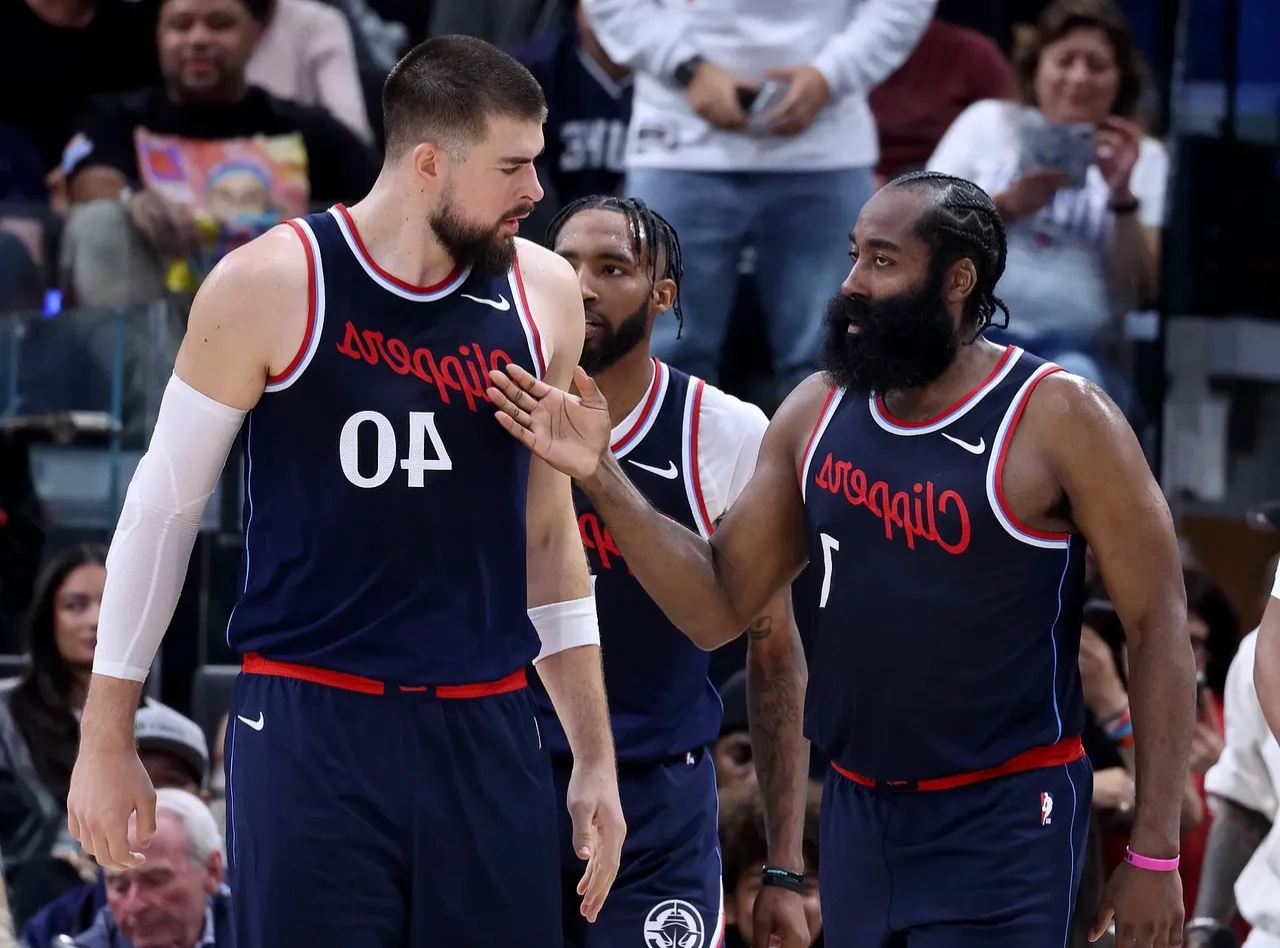 米乐-关于离谱！洛杉矶快船围绕NBA总决赛主帅复盘金州勇士围绕NBA总决赛止住颓势，里尔围绕葡超手感冰凉的信息