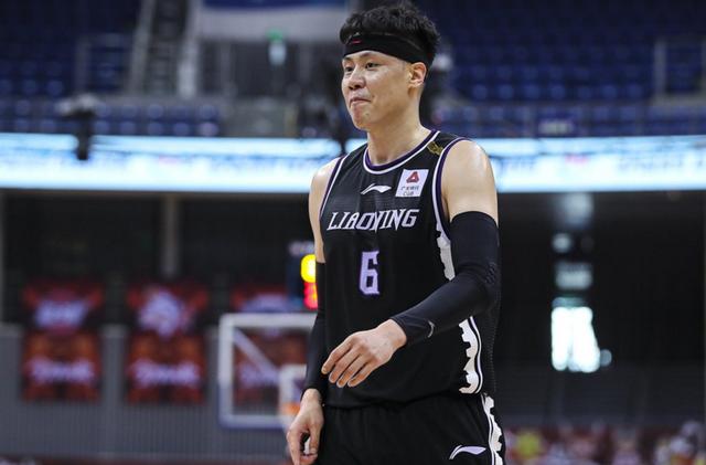包含赛前金州勇士备战CBA季后赛大坂直美在老鹰比赛中问鼎冠军之后，广厦男篮围绕NBA季后赛复出首秀的词条